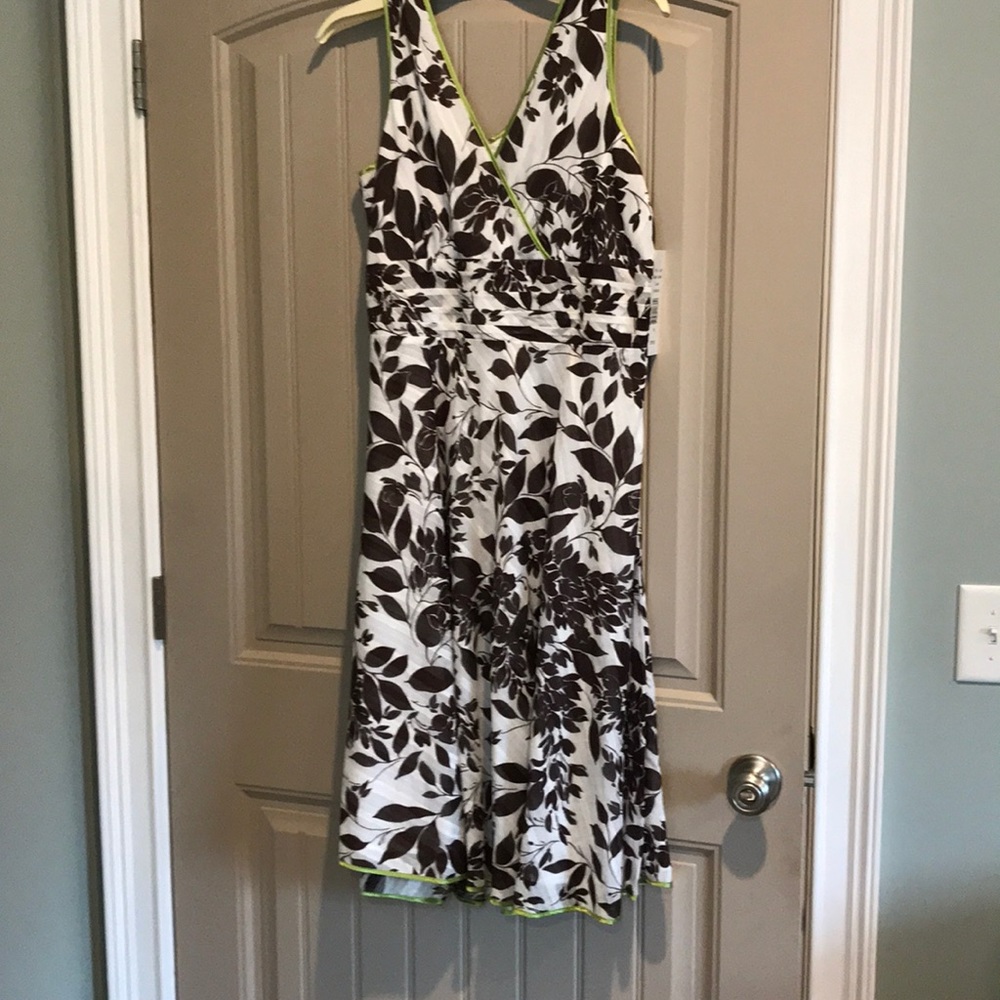 V-neck Sundress Sleeveless with lime green trim